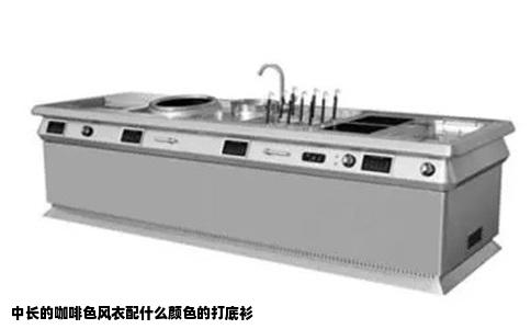 中长的咖啡色风衣配什么颜色的打底衫